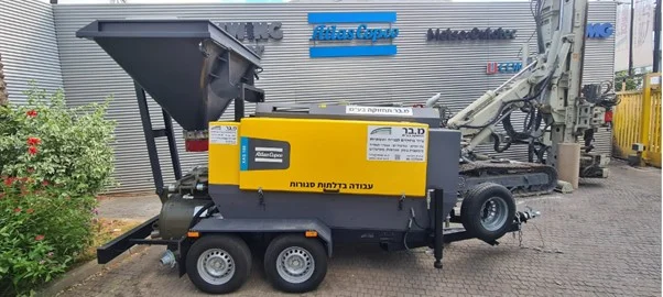 משאבת חול צהובה